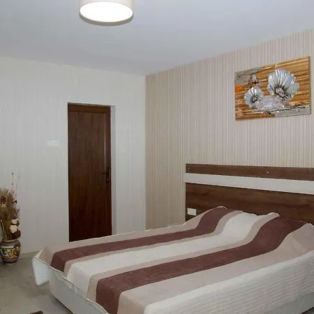 Stariya Oreh Pool & Garden Guest house 3*