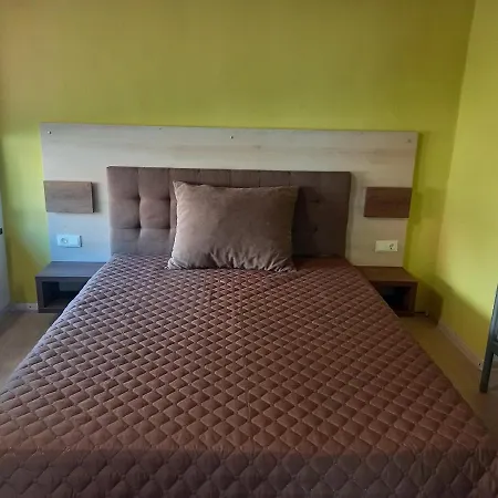 Stariya Oreh Pool & Garden Guest house 3*