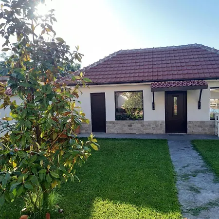 Stariya Oreh Pool & Garden Guest house