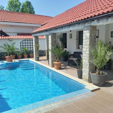 Guest house Stariya Oreh Pool & Garden 3*