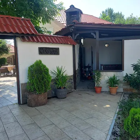 Stariya Oreh Pool & Garden Gasthof