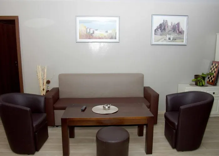 Konukevi Stariya Oreh Pool&garden