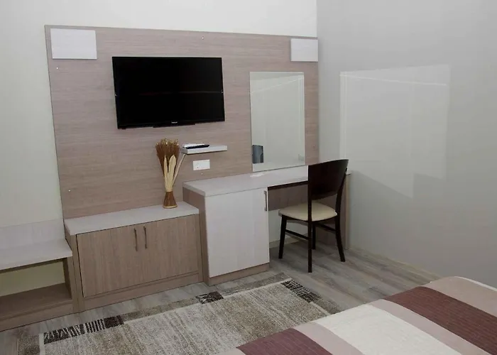 Stariya Oreh Pool&garden