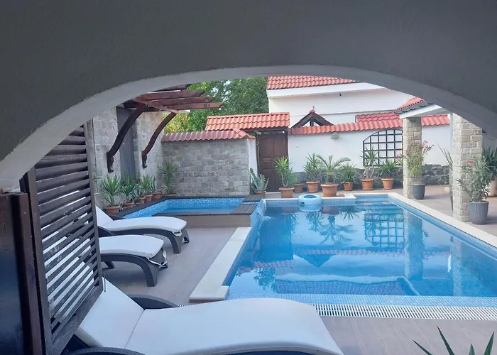 Stariya Oreh Pool&garden Vidin