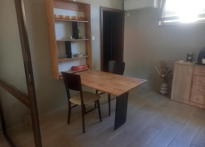 Stariya Oreh Pool&garden Konukevi Vidin