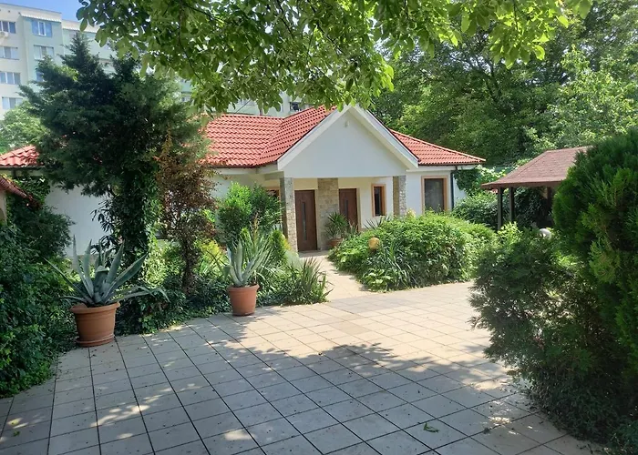 Konukevi Stariya Oreh Pool&garden Vidin