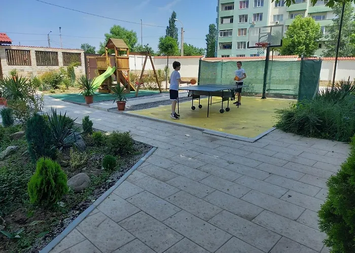 Stariya Oreh Pool&garden